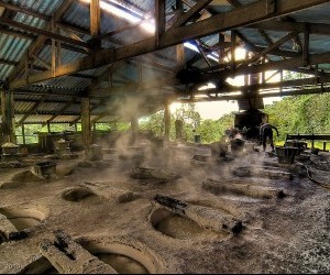 Upín Salt Mines. Source: flickr.com By: MparraG